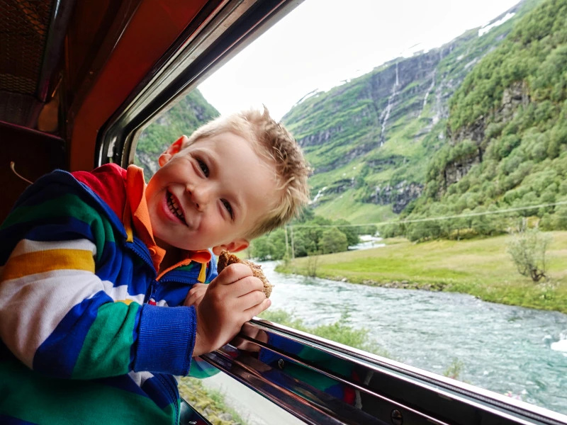 Kind in der Flamsbana - Norwegen