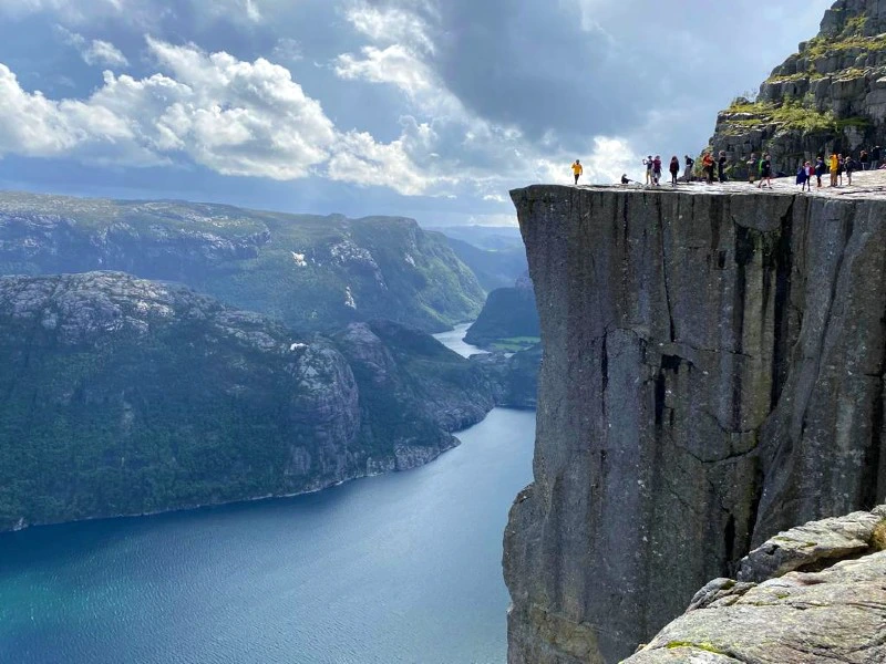 preikestolen noorwegen cruise en hike