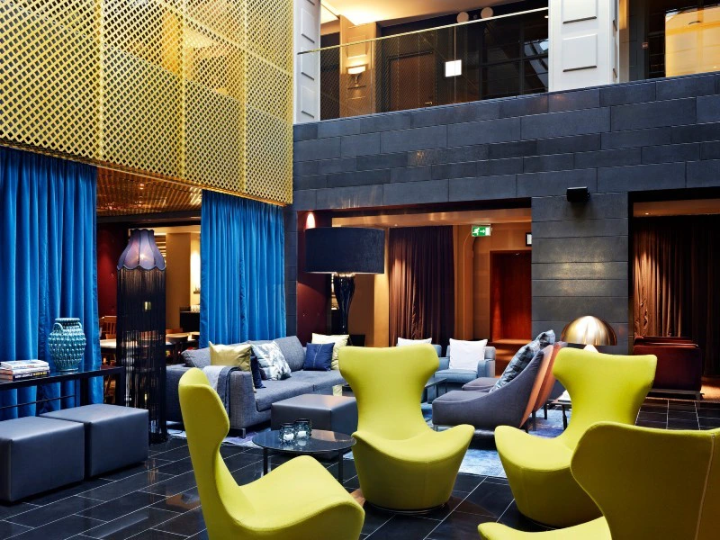 Großzügige Hotellobby in Göteborg, Schweden