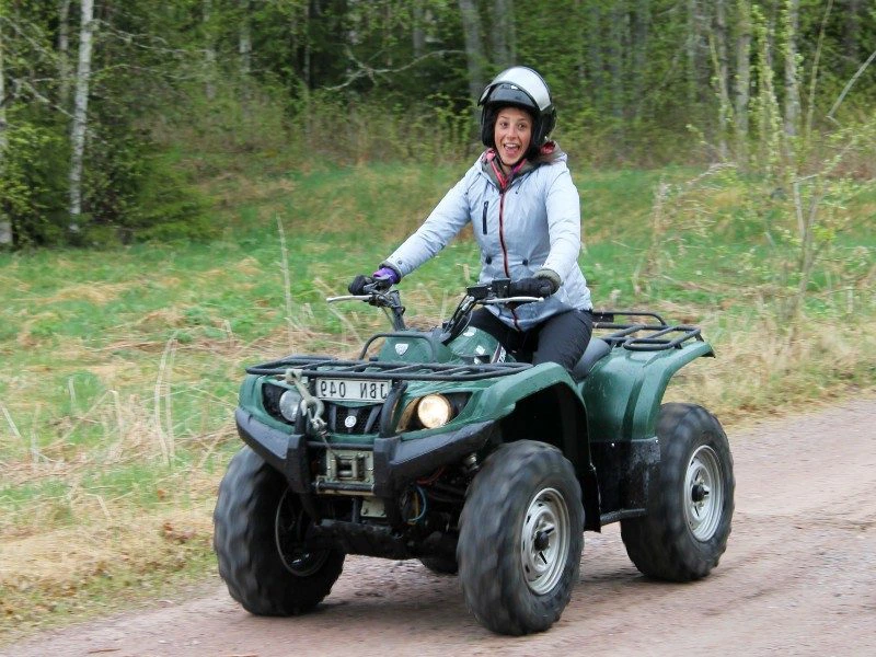 Auf dem Quad in Schweden
