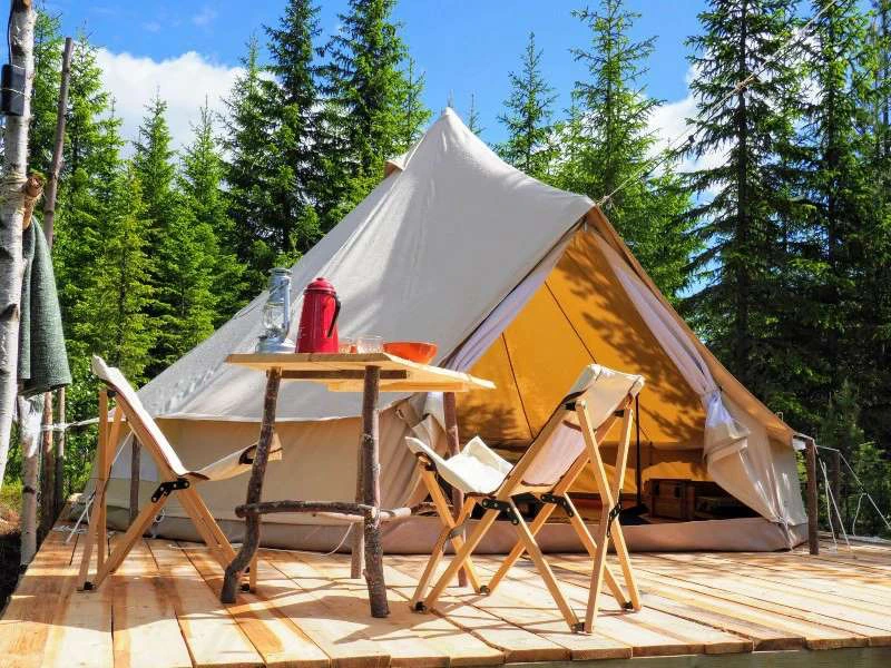 Glamping-Zelt am Sonfjället-Nationalpark in Schweden