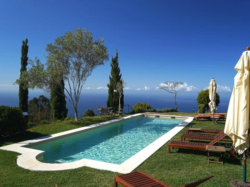 Pool auf Madeira im Hotel an der Westküste