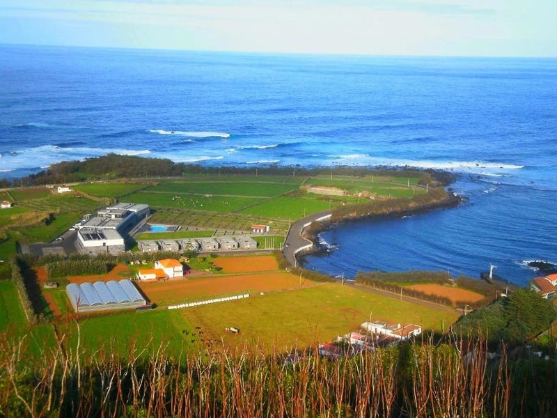 Blick auf das Hotel auf Graciosa, Portugal