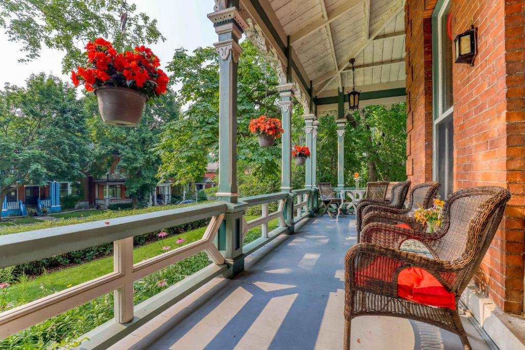 Veranda in Kingston