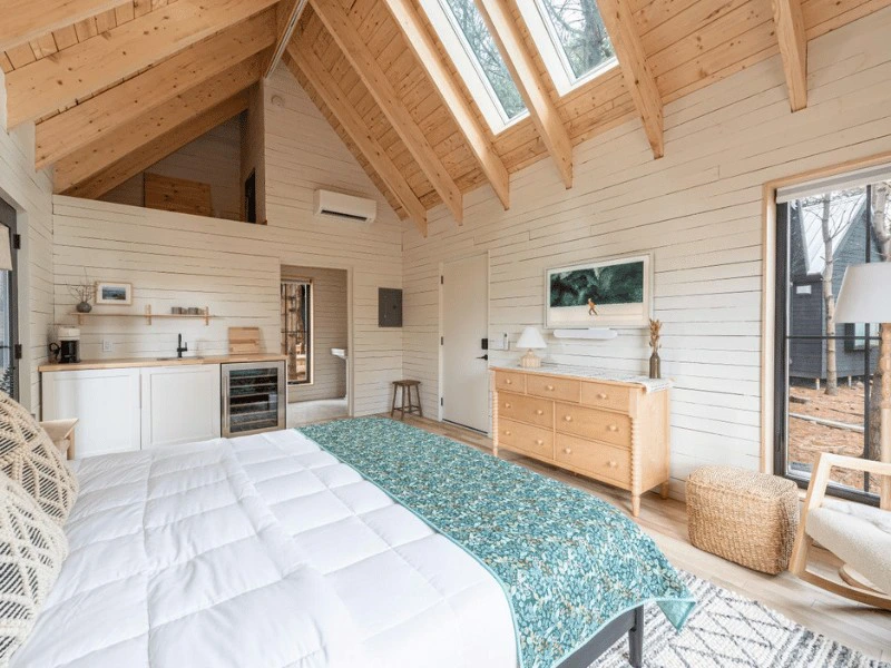 Blick ins Zimmer der Hütte bei Lunenburg, Kanada