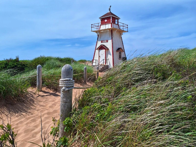DĂŒnen und Leuchtturm auf Prince-Edward-Island in Kanada