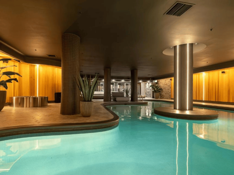 Hotel Pool