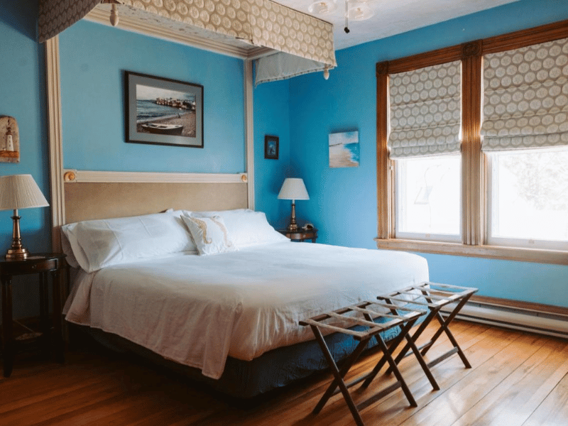 gemütliches Zimmer im Hotel in Lunenburg