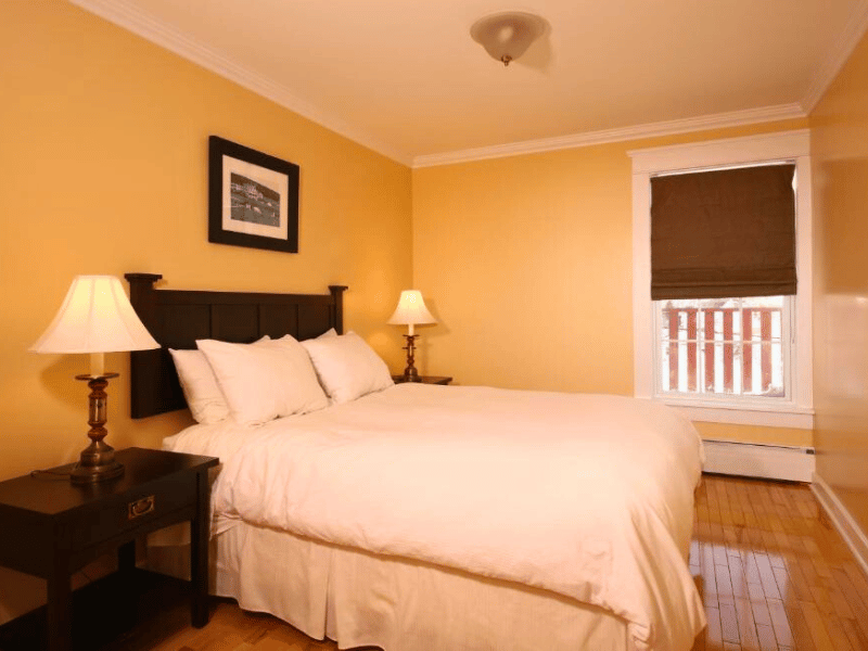 Bett im Zimmer in St. Anthonys in Kanada