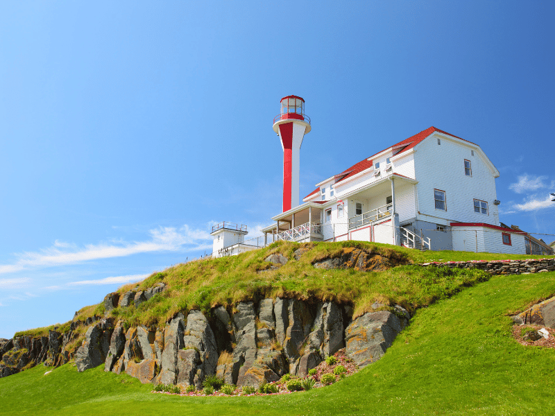 Leuchtturm auf Klippe bei Yarmouth in Kanada