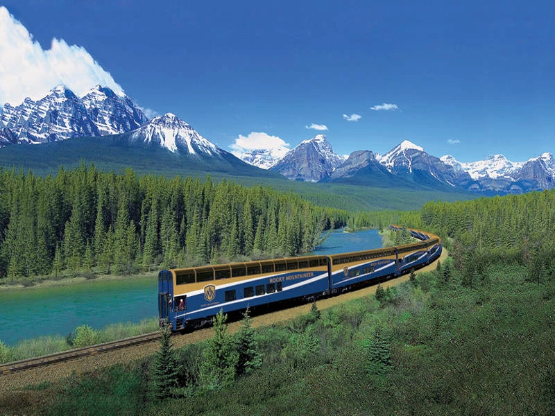 Rocky Mountaineer auf seinem Weg durch die Rocky Mountains, Kanada