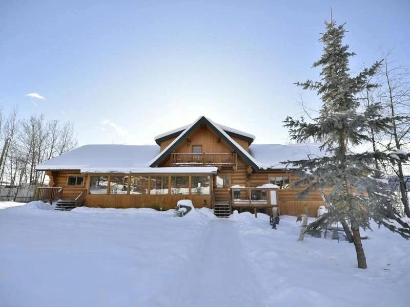 Southern Lakes Lodge, Yukon Alaska