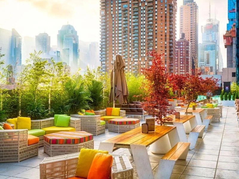 Terrasse beim Hotel in New York