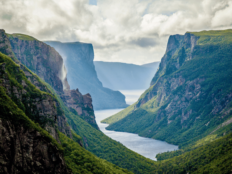 beeindruckende Fjordlandschaft im Gros Morne Nationalpark in Kanada