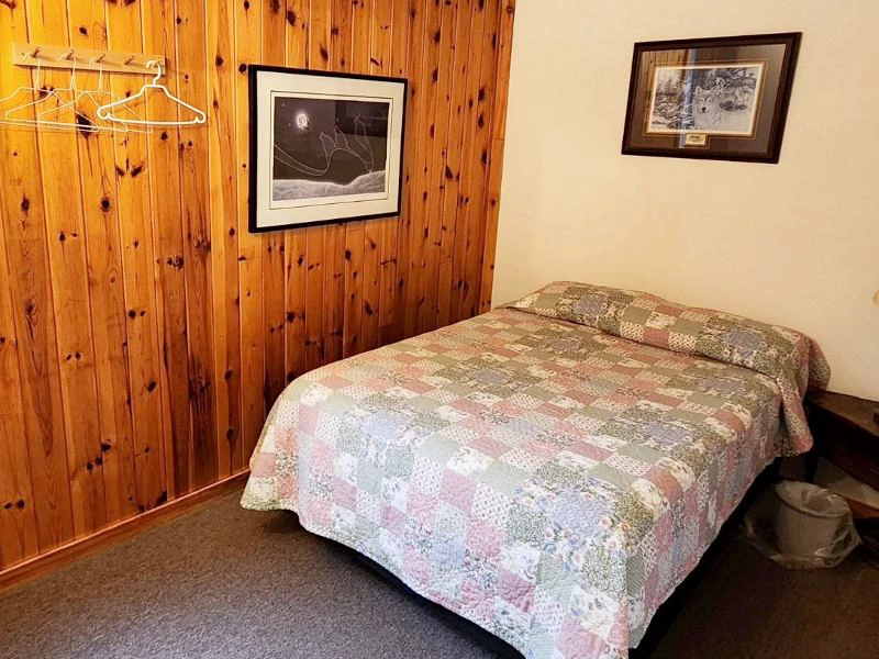 Schlafzimmer in Cabin im Haliburton Forest, Kanada