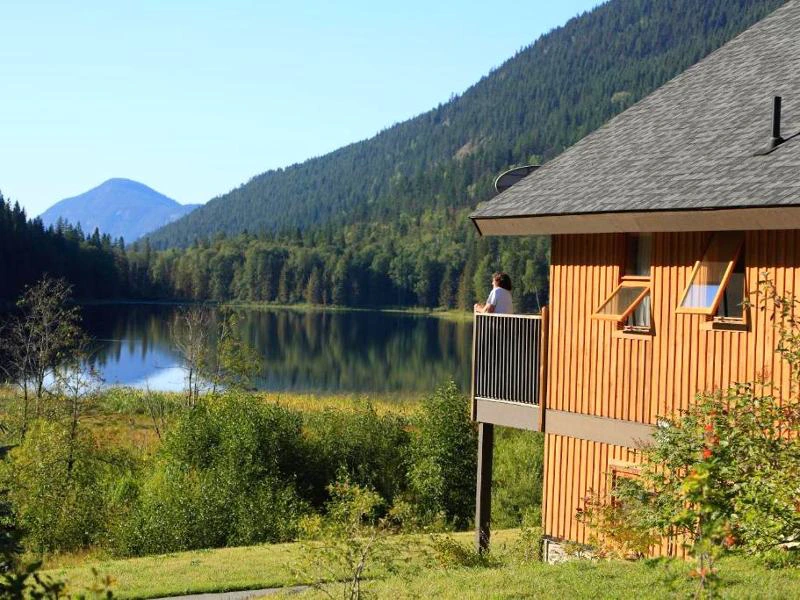 Blockhütten mit Aussicht bei Clearwater, Kanada