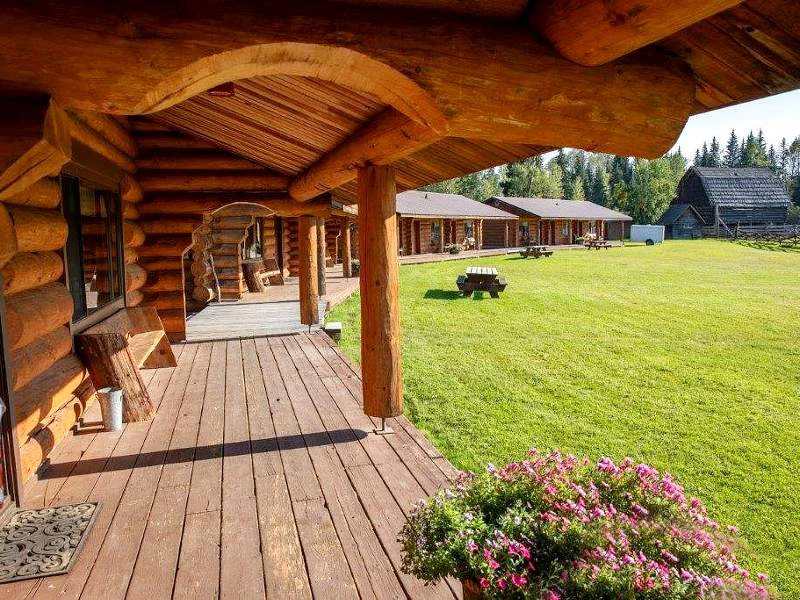 Weg zu den Zimmer auf der Ranch bei Clearwater, Kanada