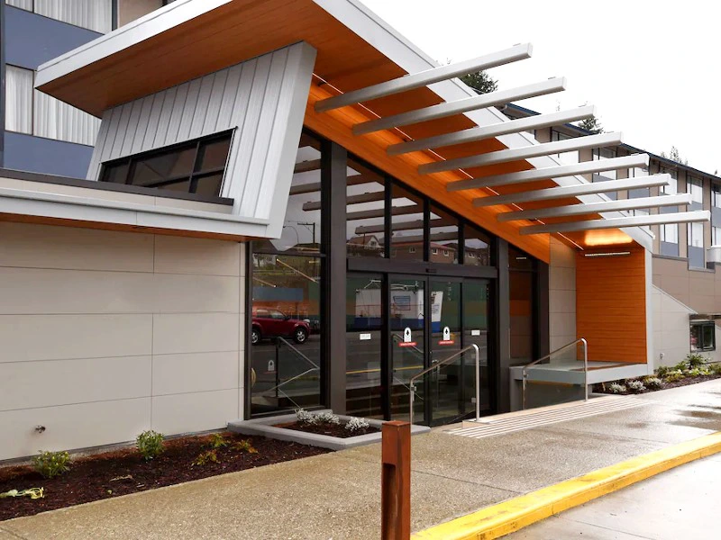 Eingang zum Hotel in Prince Rupert, Kanada