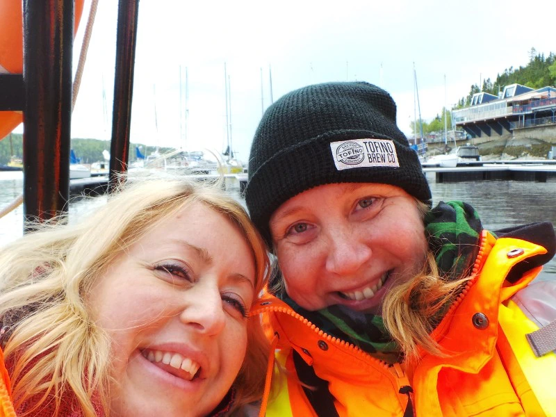 Frauen im Zodiac bei Tadoussac, Kanada