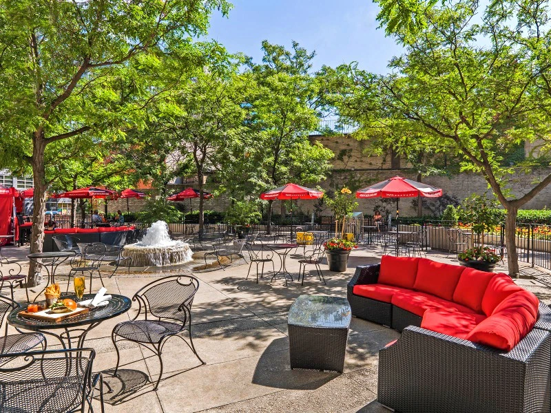 Terrasse am Hotel in Toronto, Kanada