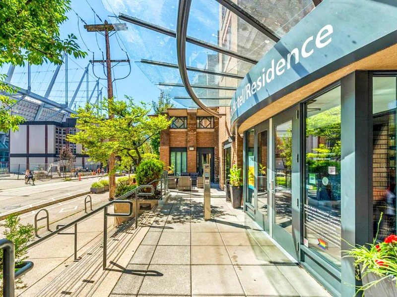 Eingang zum Budget Hotel in Vancouver, Kanada