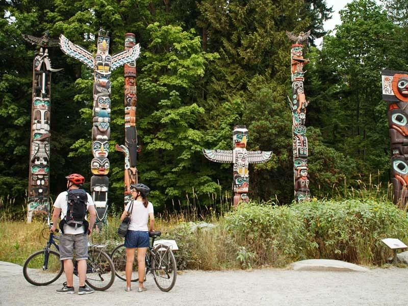 Besucher im Stanley Park in Vancouver, Kanada