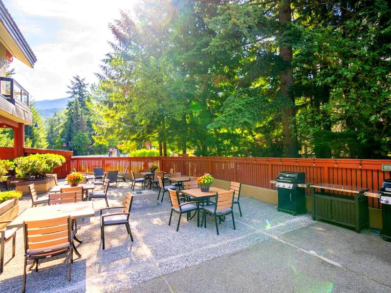 Terrasse am Hotel in Whistler, Kanada