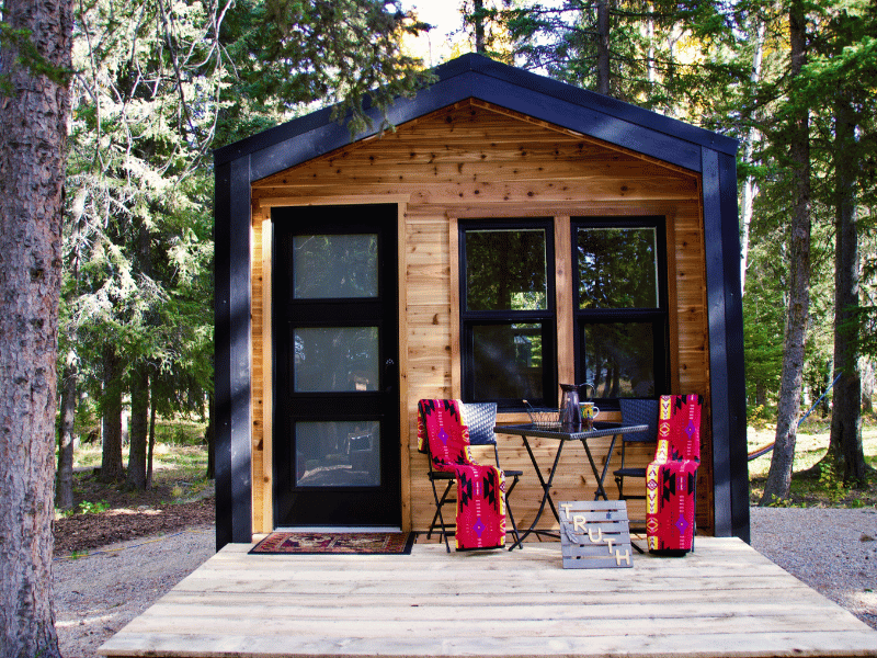 Cabin Painted Warriors Kanada