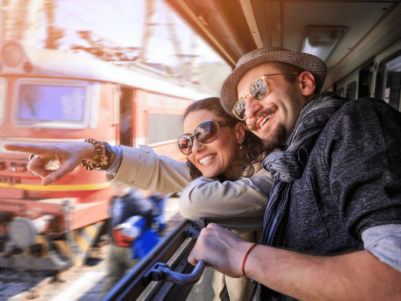 Paar im Zug in Kanada