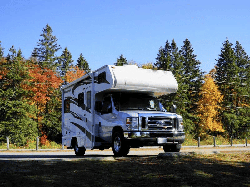 Wohnmobil in der Natur, Ost-Kanada