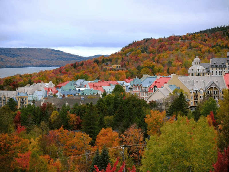 Aussicht auf die Stadt Mont Tremblant, Kanada