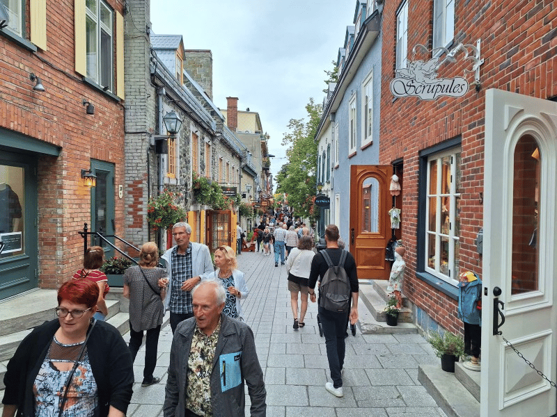 Fußgänger in Quebec-City, Kanada