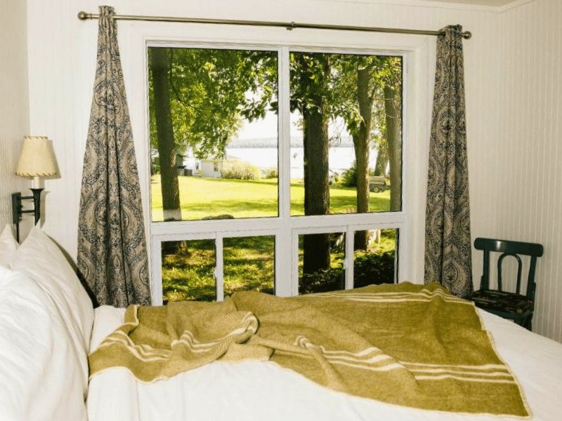 Schlafzimmer im Resort am See