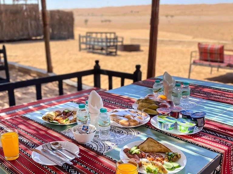 Frühstück Wahiba Sands Oman