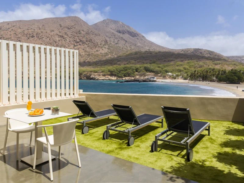 Tarrafal Komfortunterkunft - Terrasse mit Blick aufs Meer