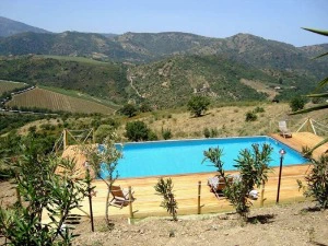 Pool Bereich in ländlicher Unterkunft in Cefalú