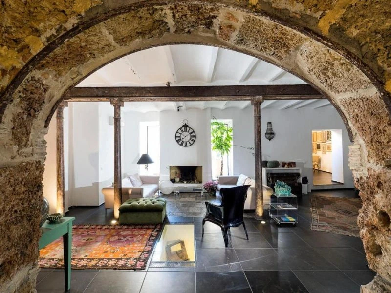 großzügiger Wohnraum in Palermo