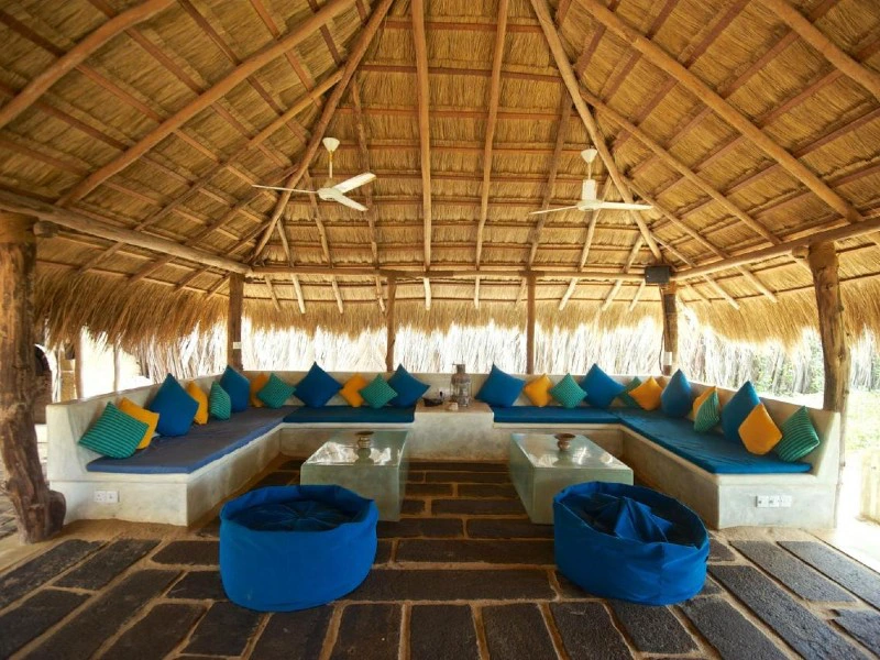 Außenbereich im Kalpitiya Strand Hotel, Sri Lanka