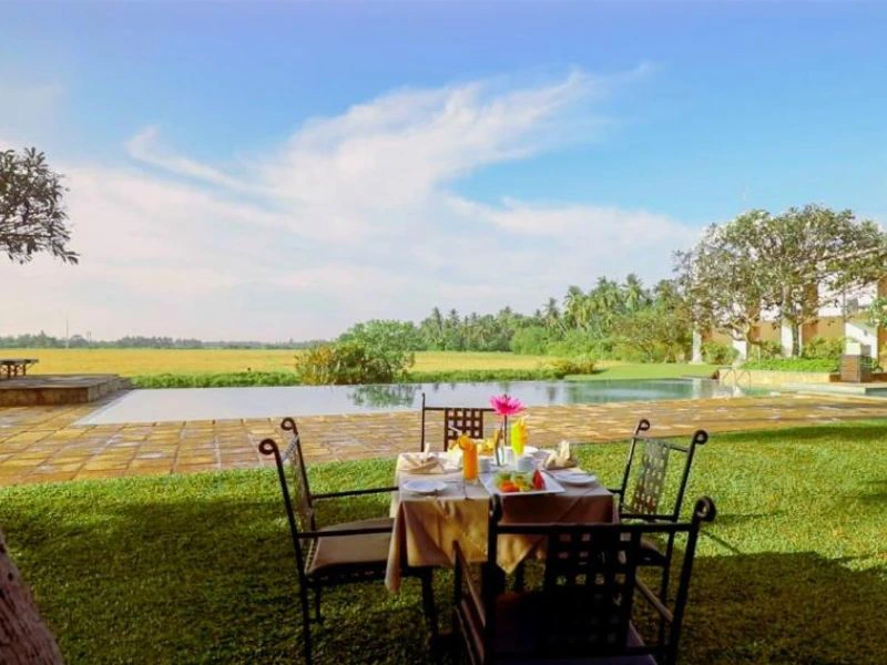 Garten im Hotel im Yala Nationalpark, Sri Lanka