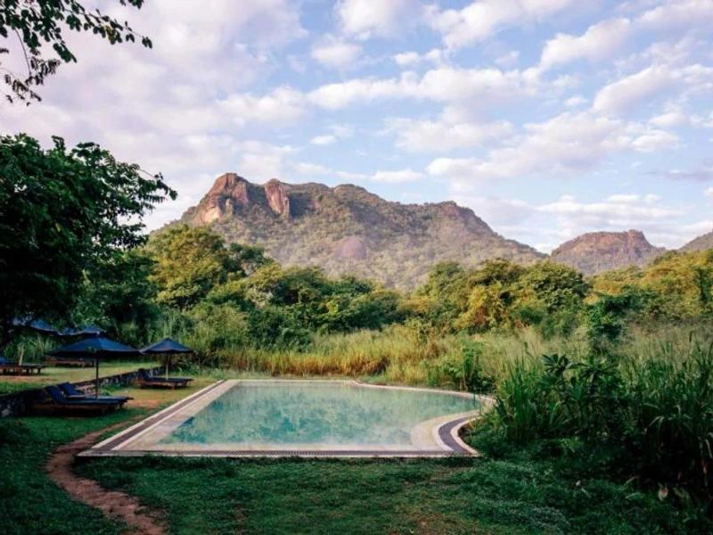 Pool in der Lodge im Gal Oya Nationalpark in Sri Lanka
