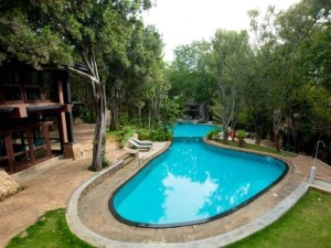 Pool im Hotel in Polonnaruwa in Sri Lanka
