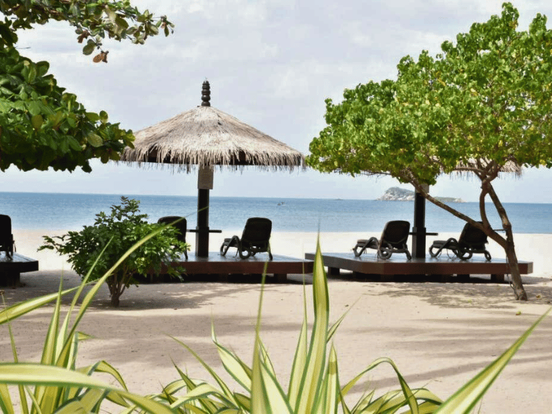 Strand vom Hotel in Trincomalee, Sri Lanka