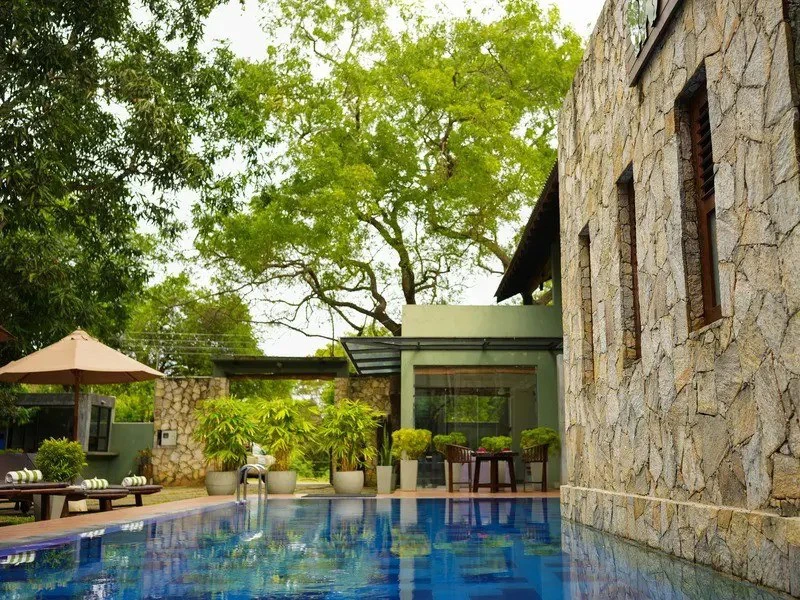 Pool im Hotel im Udawalawe Nationalpark