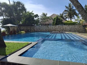 Pool im Bungalow Resort in Weligama Bay, Sri Lanka