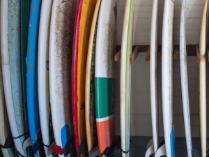 Bunte Surfbretter