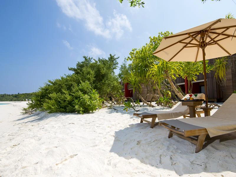 Strand am Resort auf den Malediven