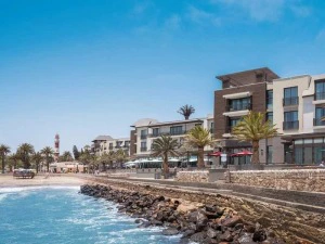 Namibia Familienreise Swakopmund Ausblick auf die Promenade