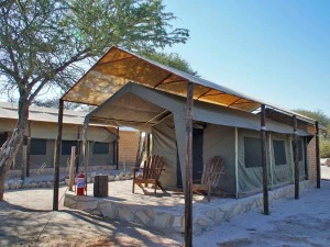 Namibia Familienreise Grootfontein Bushcamp Zelt Unterkunft