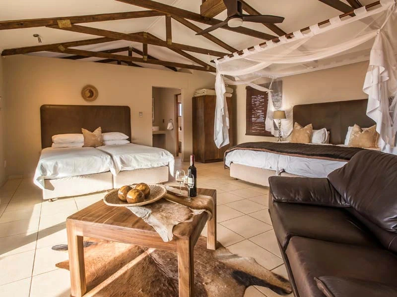 Namibia Kalahari Unterkunft Lodge Familienschlafzimmer