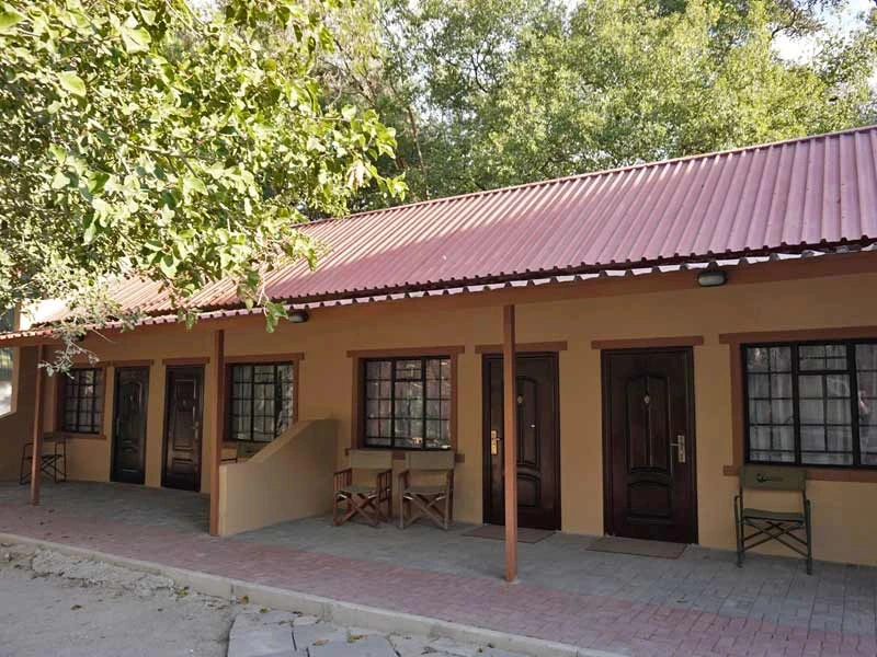 Namibia Maun Familienreise Unterkunft Außenansicht